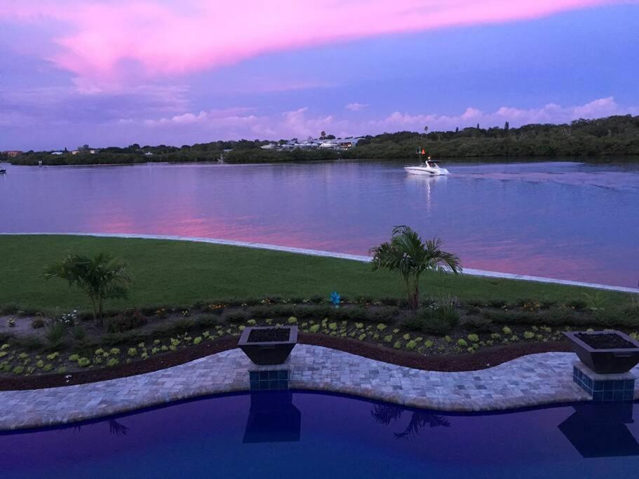 Guest Suite - Waterfront -Pool & Hot Tub- Walk To Beach Clearwater Beach Exterior foto