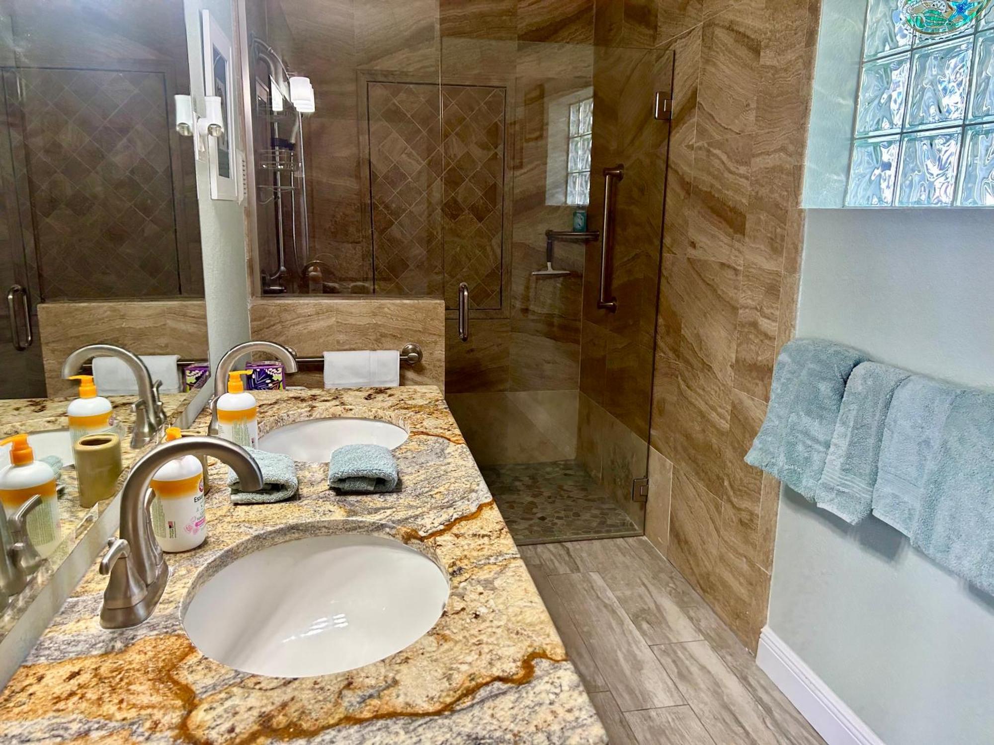 Guest Suite - Waterfront -Pool & Hot Tub- Walk To Beach Clearwater Beach Exterior foto